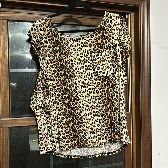 Leopard top - Picture 1 of 3